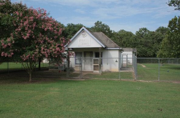 Main building for smaller dogs, scared dogs, and old dogs. Climate controlled.