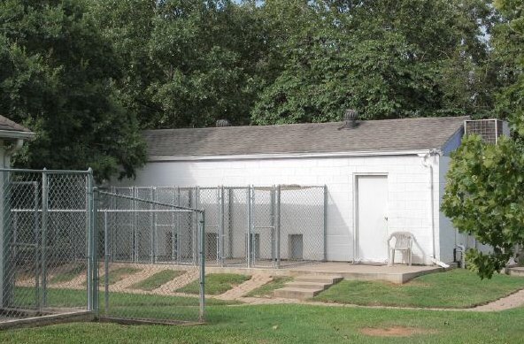 Our large climate-controlled building with cinder-block-separated runs.